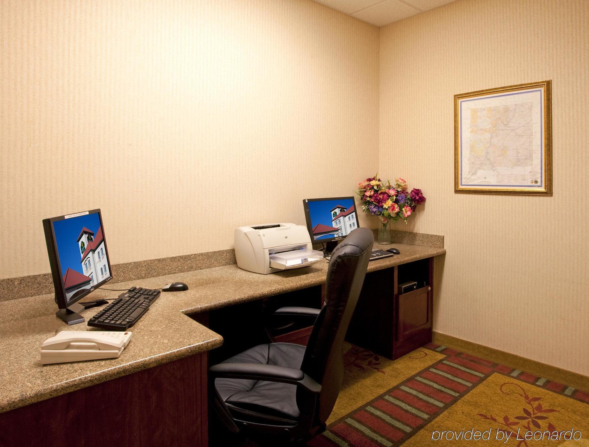 La Quinta By Wyndham Ruidoso Downs Hotel Съоръжения снимка